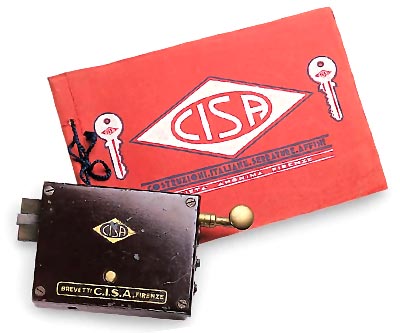 первый замок Cisa